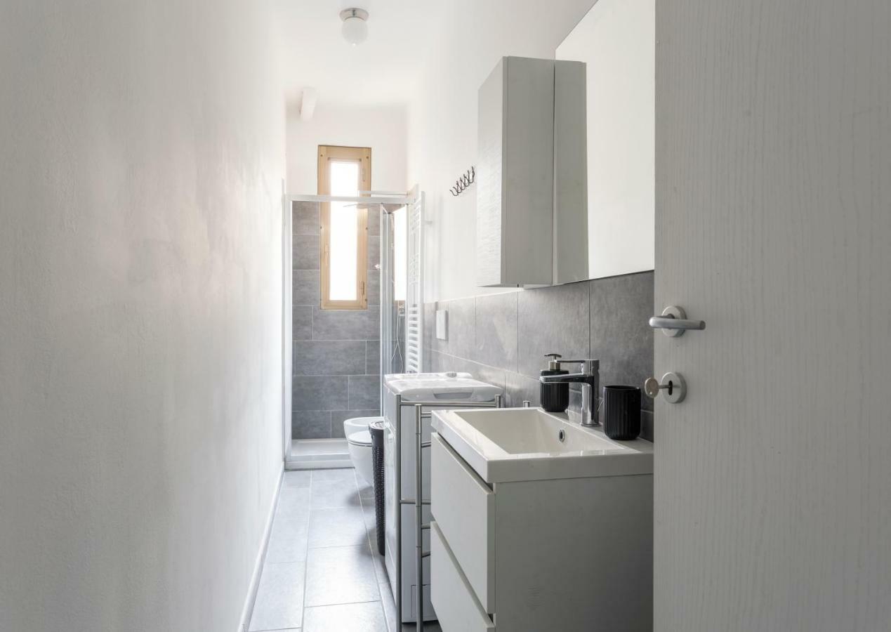 Comfortable Family Group Apartment Via Paruta Milan Exterior photo